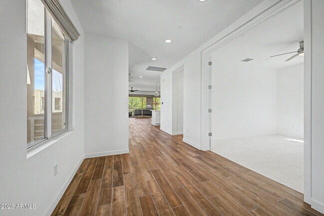 Building Photo - 11673 N 136th St