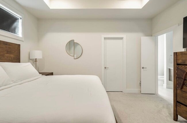 Building Photo - 10211 Las Nubes Ave