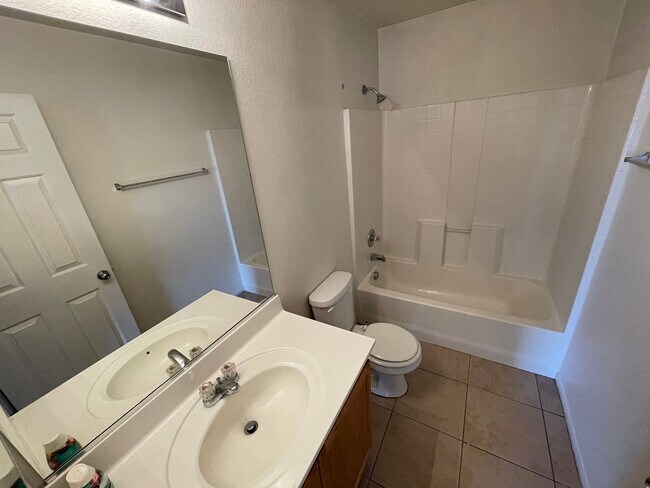 Building Photo - 5038 W Desert Dandelion Ct