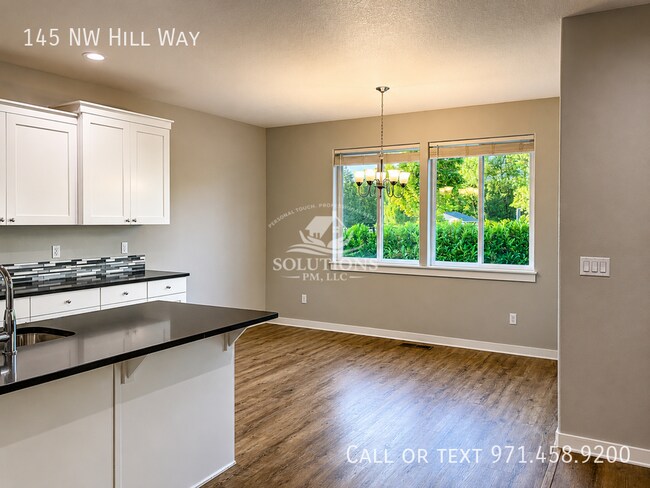 Building Photo - 145 NW Hill Way