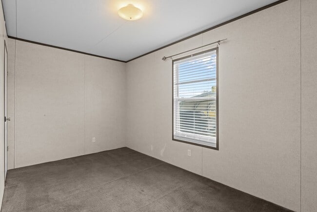 Building Photo - 504 W 55th St