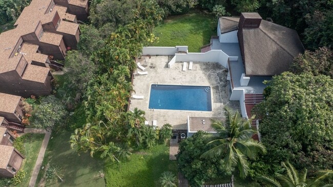 Building Photo - Epic Ocean-View 1bd at Makaua Village — Fully Renovated, Furnished, 2 Parking