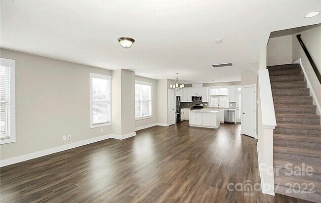 Building Photo - 109 Mint Ave