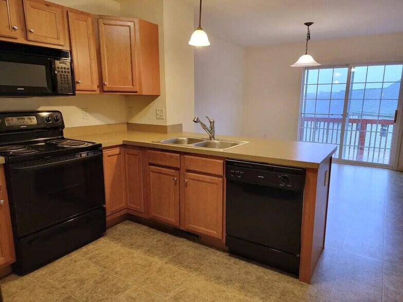 Building Photo - 701 Winding Ln