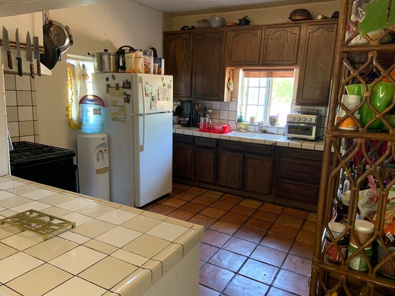 Building Photo - 1003 N Coronado St