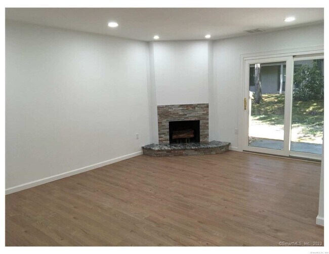 Building Photo - 3 Woods Hollow Ct
