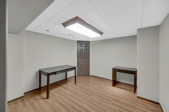Building Photo - 1468 N Picadilly Cir