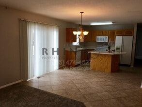 Building Photo - 1102 E 3325 N