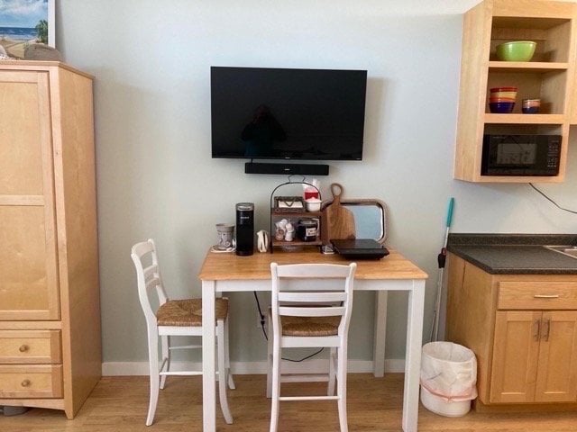 Building Photo - 39 Brown Ave