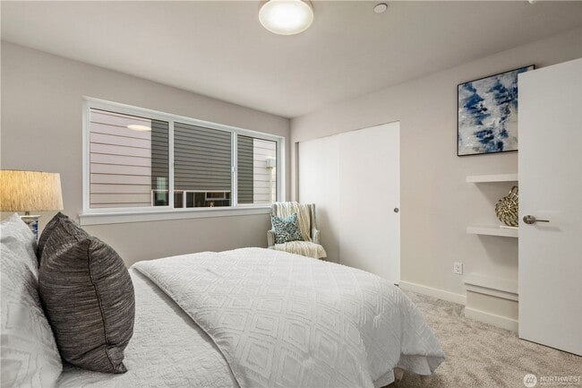 Building Photo - 105 NW 39th St