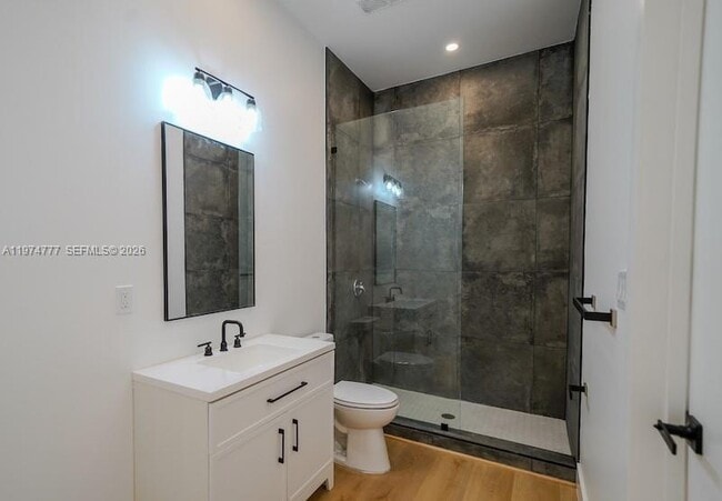 Building Photo - 112 NW 24th Ct