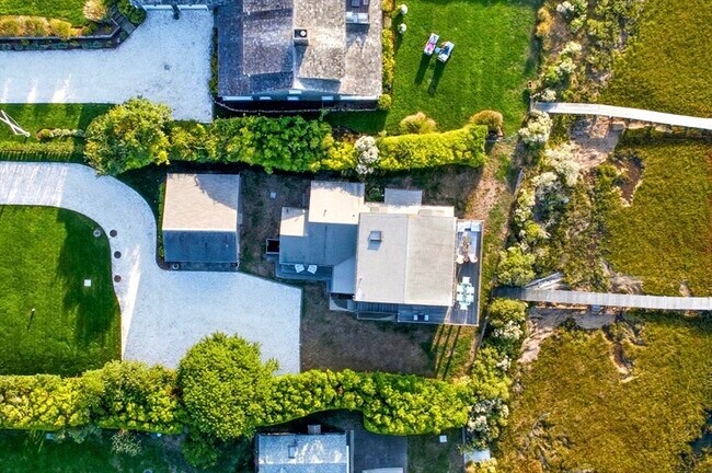 Building Photo - 26 Tennessee Ave