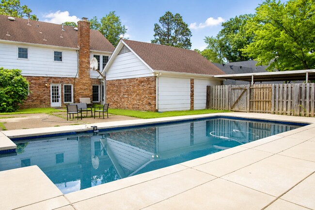 Building Photo - 516 S Yates Rd