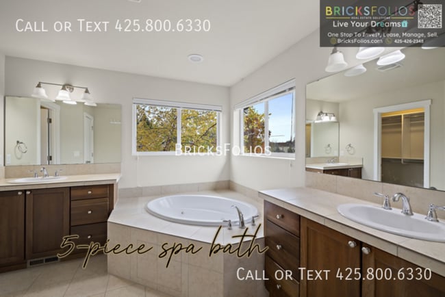 Building Photo - Luxury Corner-Lot Home in Redmond Ridge Ea...