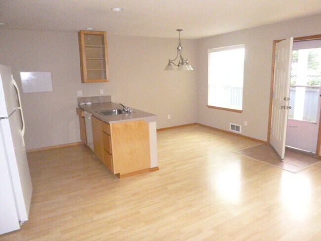 Building Photo - 1030 Mt Olympus Ave SE