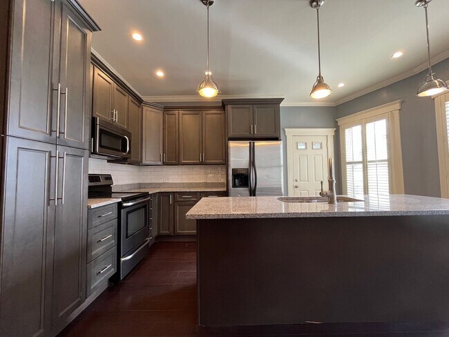 Building Photo - 991-993 Bryden Road