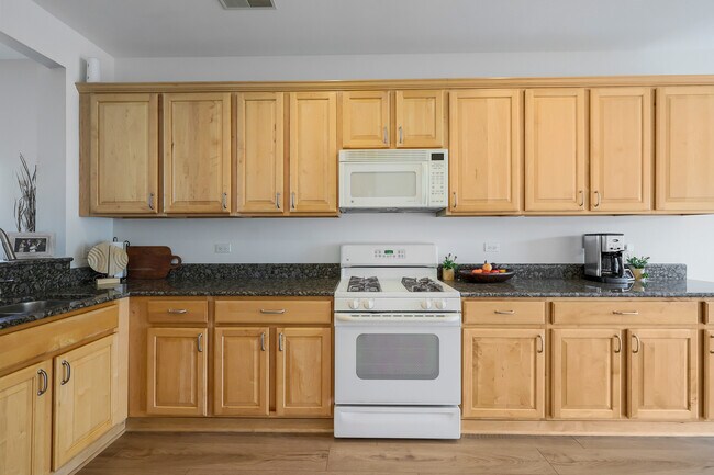 Building Photo - 11895 Bloomfield Dr
