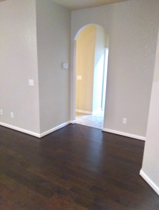 Building Photo - 1514 Chinook