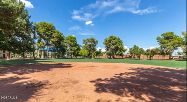 Building Photo - 280 S Elizabeth Way