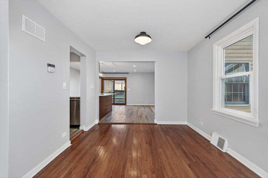 Building Photo - 4524 Washington St