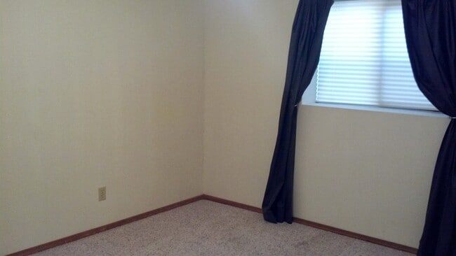 Building Photo - 5952 Corinth Dr