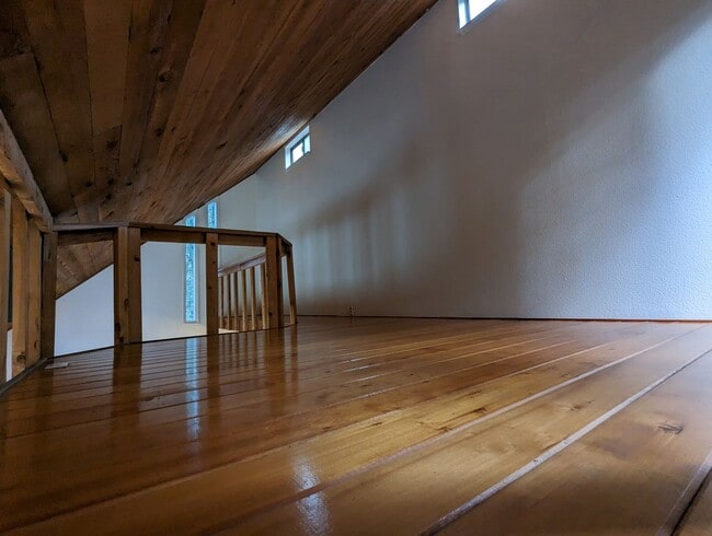 Building Photo - Fantastic 2-Bedroom, 1-Bath Home In E. Ama...
