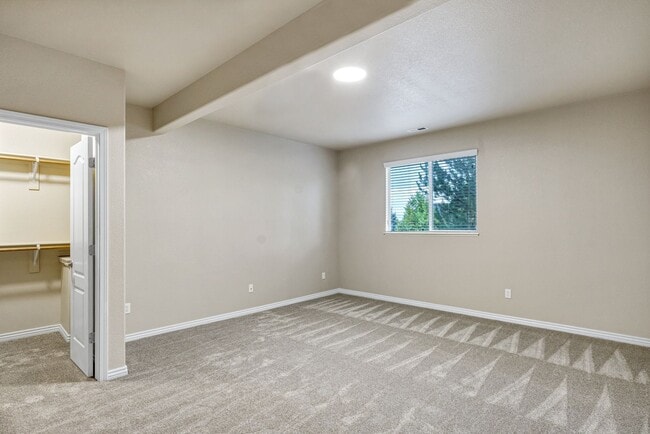 Building Photo - LUXURY PATIO HOME IN DISTRICT 20 SHOWING B...
