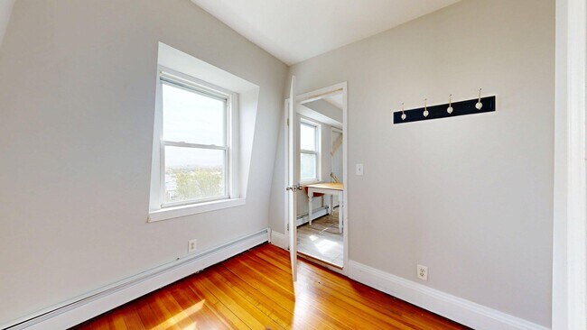 Building Photo - 171 Trenton St