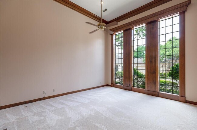 Building Photo - 9559 Doliver Dr