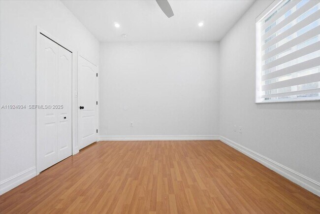 Building Photo - 16310 NW 84th Ct