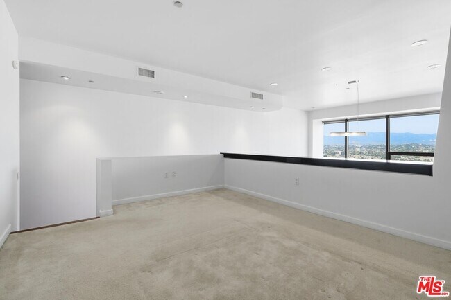 Building Photo - 1100 Wilshire Blvd