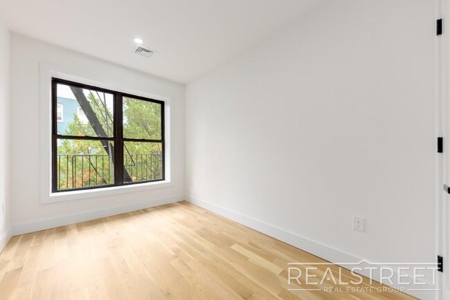 Building Photo - Stunning Brand New 2 Bed 2 Bath in Histori...