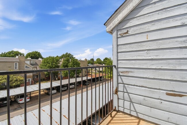 Building Photo - 1802 E 66th Pl