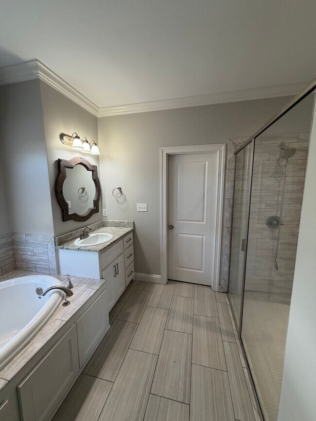 Building Photo - Home in Hahira