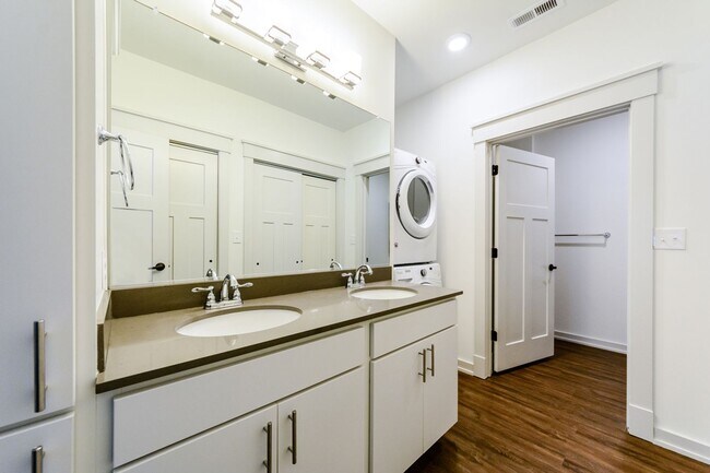 Building Photo - Outer Banks 2 Bd Apartment