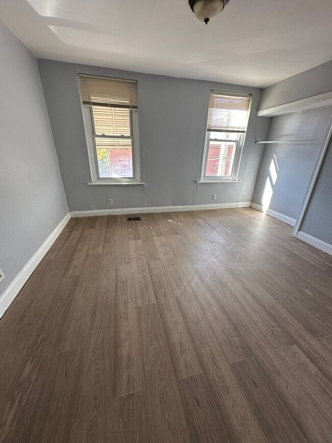 Building Photo - 4BR House Available for Rent!