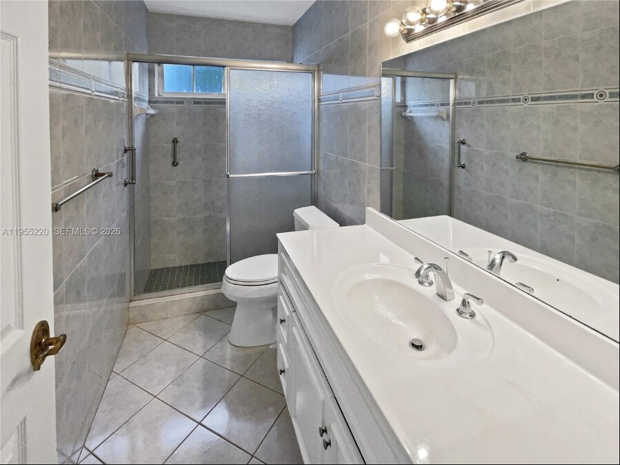 Building Photo - 10001 SW 99th Ave