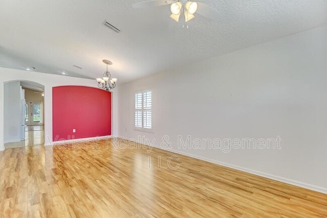 Building Photo - 608 Birchbark Trail