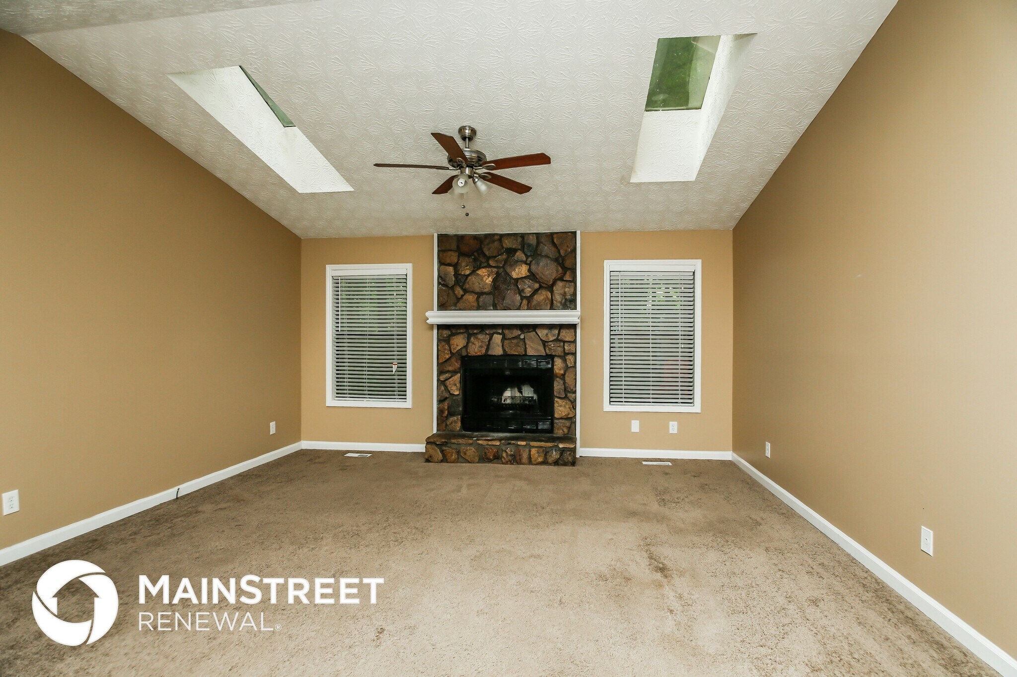 Building Photo - 5561 Deerfield Pl