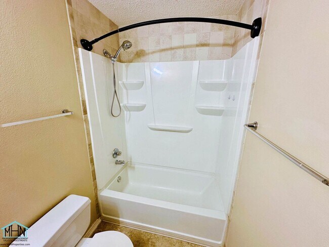 Building Photo - Charming & Move-In Ready 3-Bedroom Home wi...