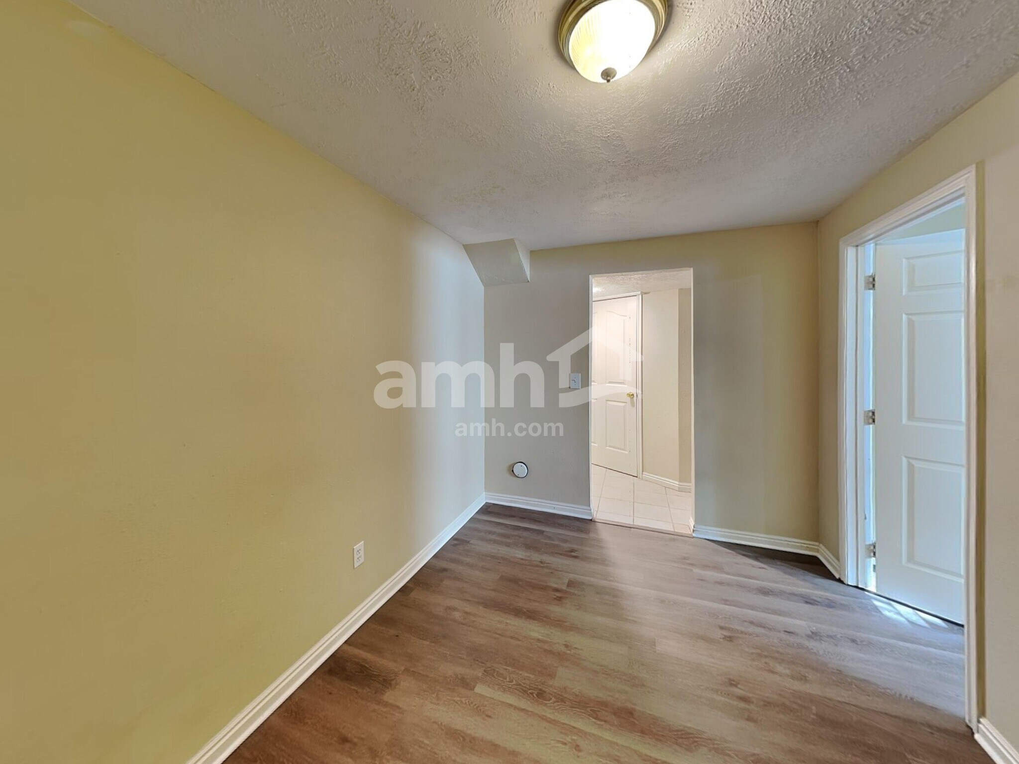 Building Photo - 1716 S 2900 E St