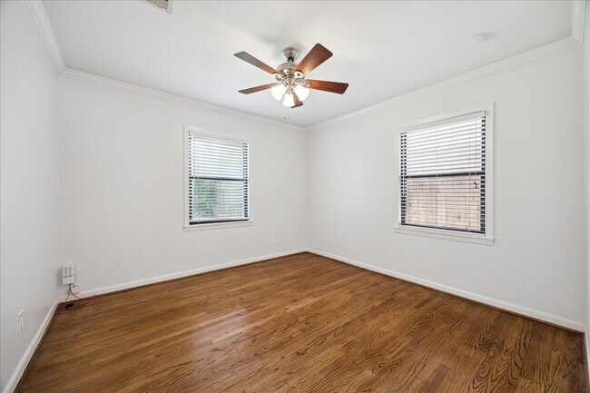 Building Photo - 4214 Glebe Rd