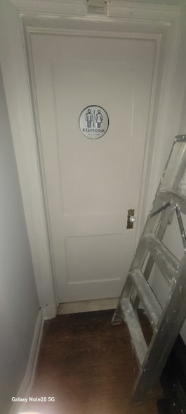 Building Photo - 0 N Linwood Ave