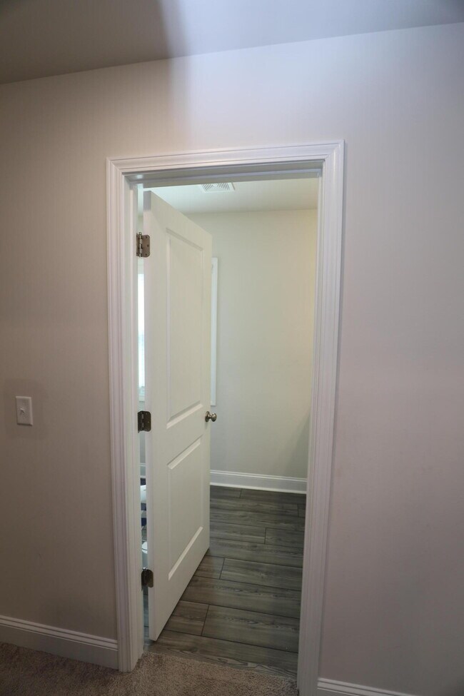 Building Photo - 870 Curlew Cir