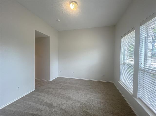 Building Photo - 1616 Logan Dr