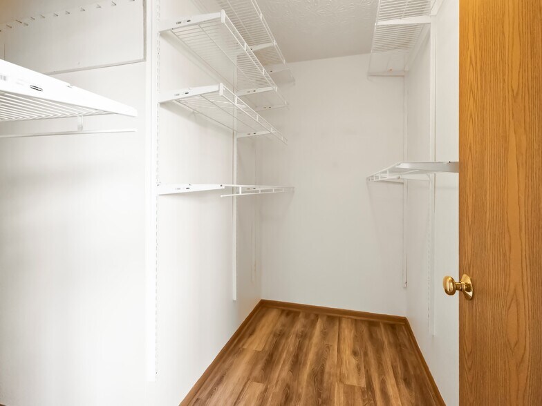 Building Photo - 8946 Trinity Cir