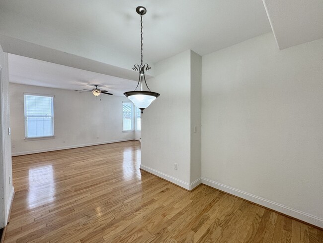 Building Photo - Ready 04-01-26! A Shadowlawn Condo w/Rooftop Deck - 3 Primary Suites - Outdoor Shower - Pet Frien...