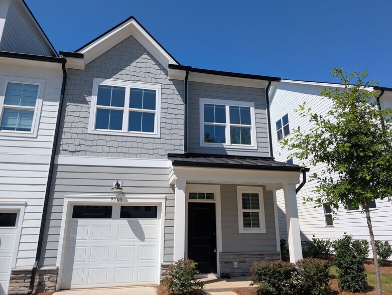 Building Photo - Room in Townhome on Munsing Dr