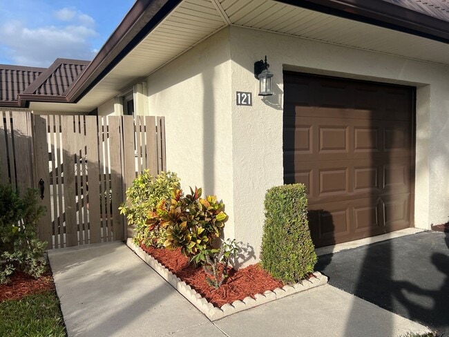 Primary Photo - 2BR/ 2BA Condo In Golden Lakes - An Active...