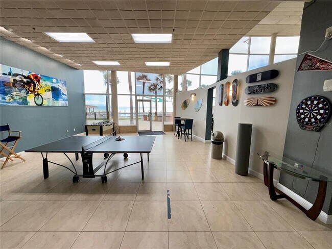 Building Photo - 880 Mandalay Ave